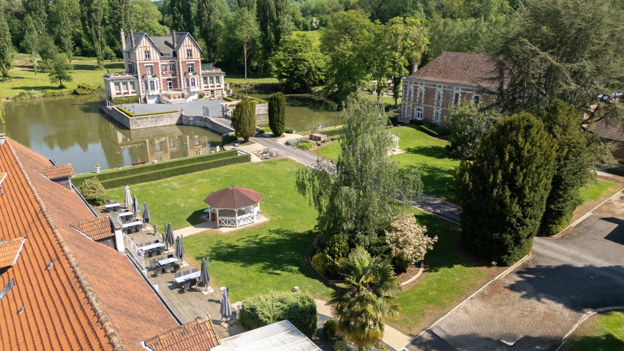 Chateau De Quesmy ภายนอก รูปภาพ